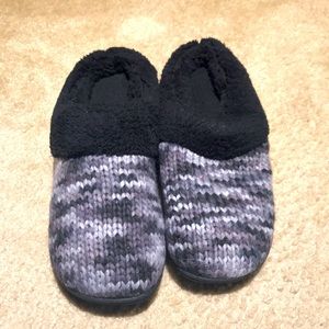 Brand new women’s slippers, size XL 11-12
